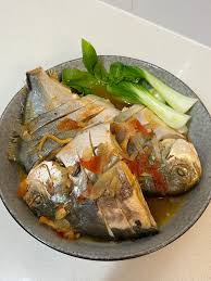 Kinamatisang Pampano (Whole fish) (Fixed price)